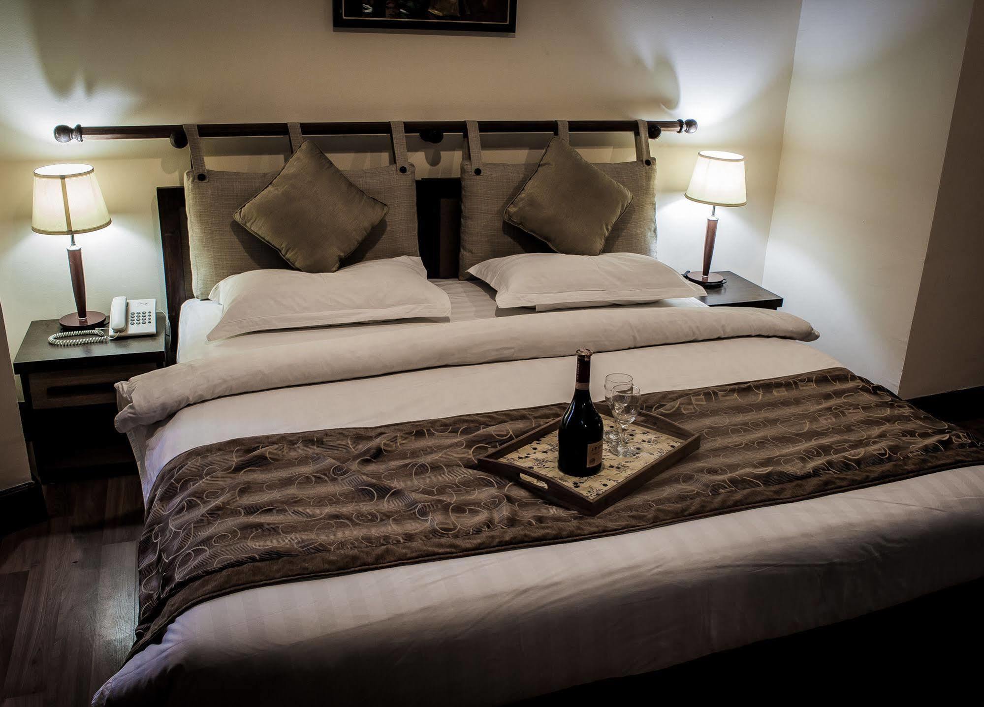 The Amadablam Hotel Katmandou Extérieur photo